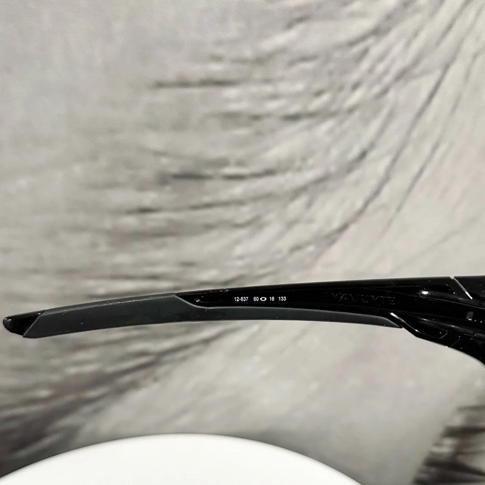 🕶️OAKLEY🕶️ Valve Black Sunglasses